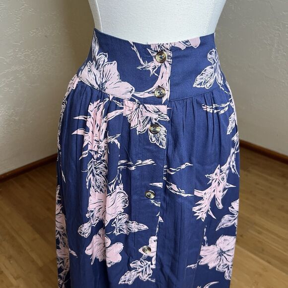3/$30 Roxy Midi Skirt Womens Medium Mood Indigo Floral Button Front Smocked Back - Picture 6 of 12